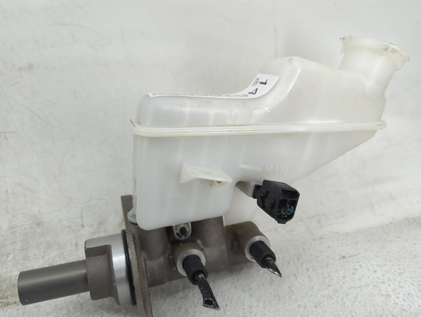 Hyundai Elantra Brake Master Cylinder 1451068 - Oemusedautoparts1.com