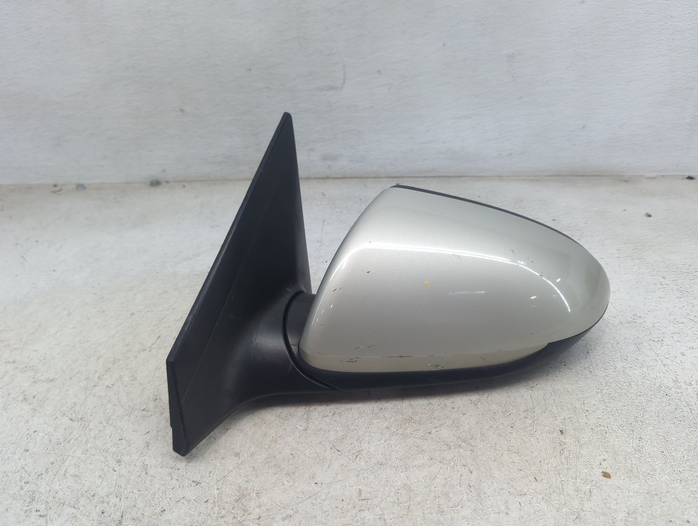 2017-2020 Hyundai Elantra Driver Side View Mirror - Left Door Mirror OEM Used - Oemusedautoparts1.com