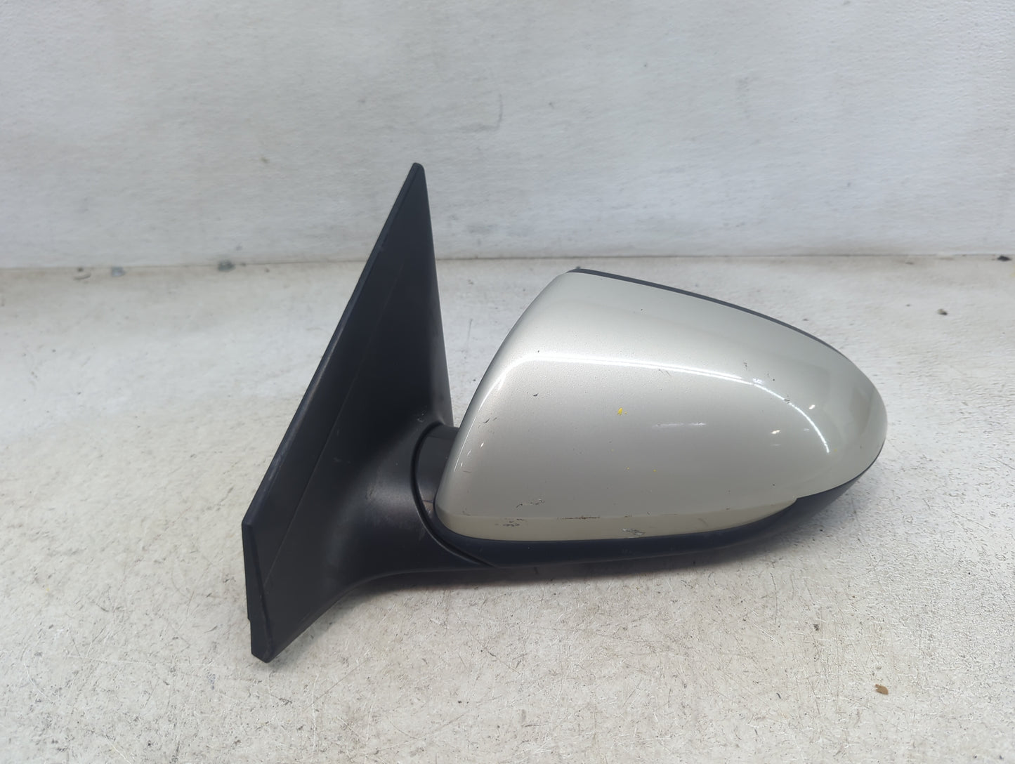 2017-2020 Hyundai Elantra Driver Side View Mirror - Left Door Mirror OEM Used - Oemusedautoparts1.com