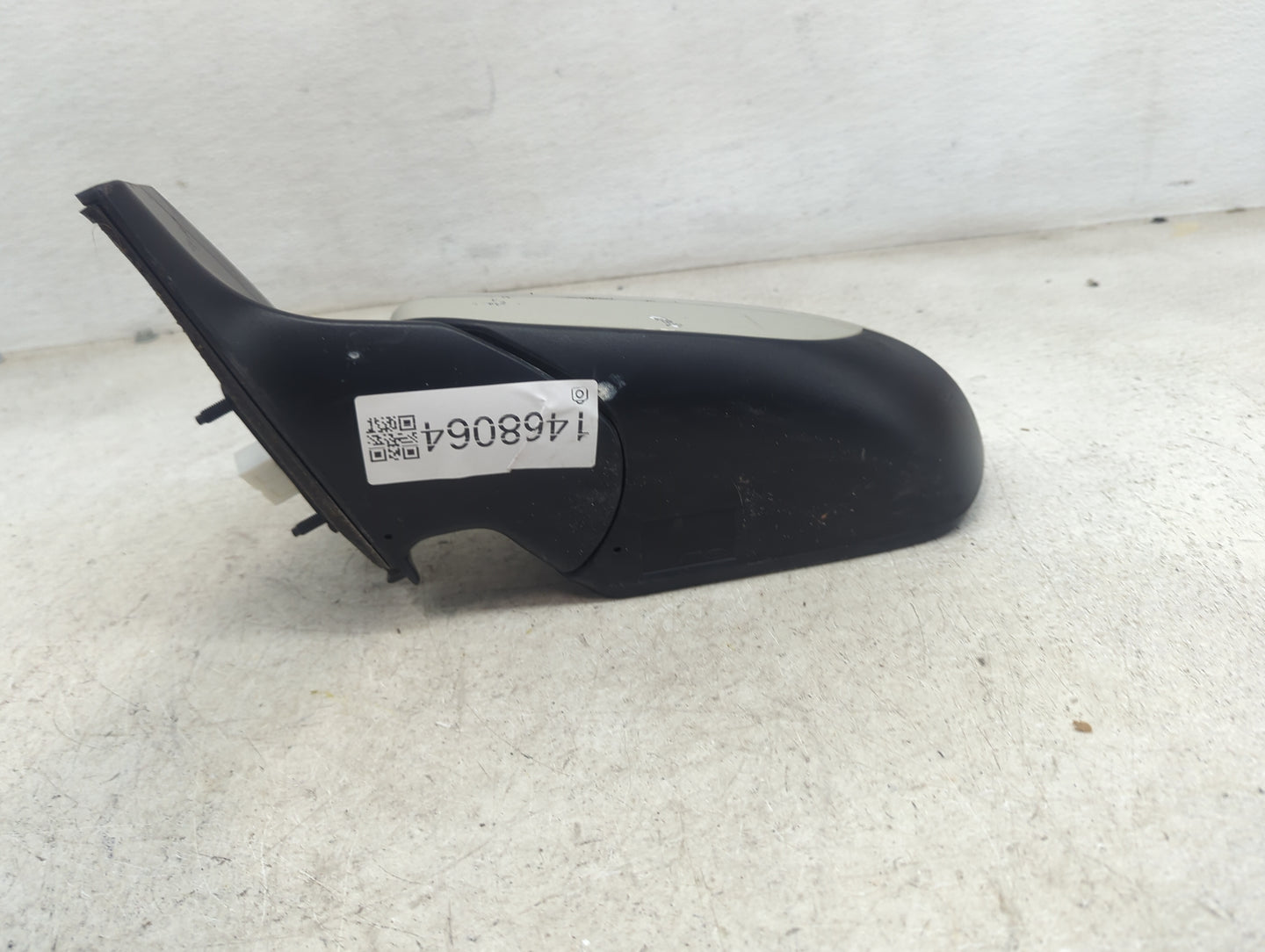 2017-2020 Hyundai Elantra Driver Side View Mirror - Left Door Mirror OEM Used - Oemusedautoparts1.com