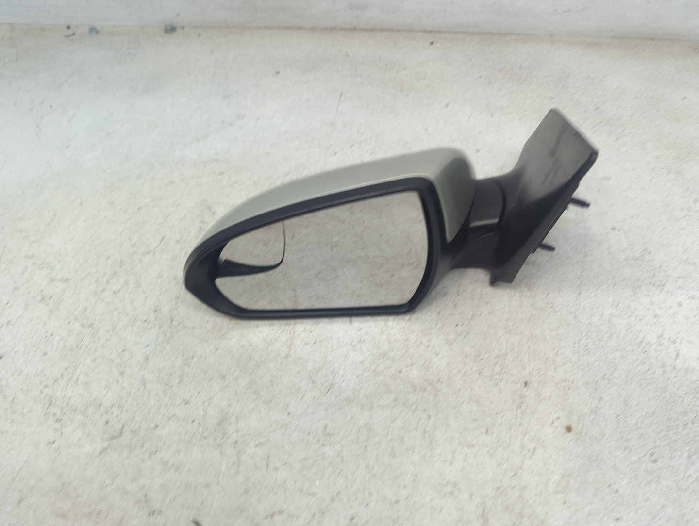 2017-2020 Hyundai Elantra Driver Side View Mirror - Left Door Mirror OEM Used - Oemusedautoparts1.com