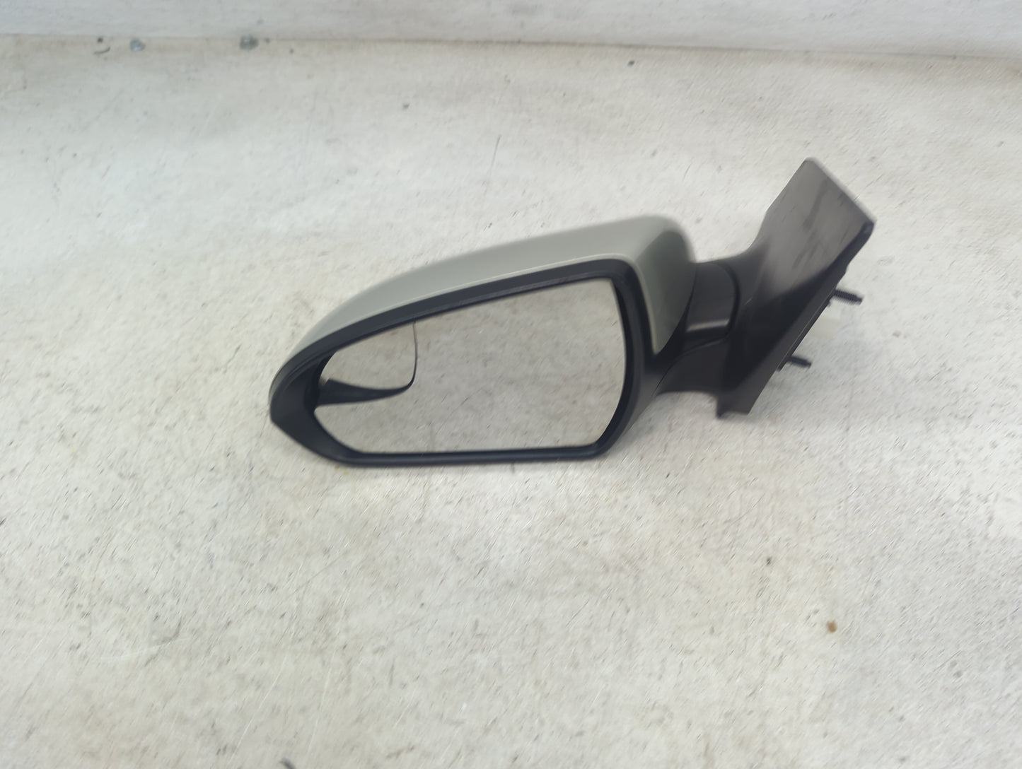2017-2020 Hyundai Elantra Driver Side View Mirror - Left Door Mirror OEM Used - Oemusedautoparts1.com