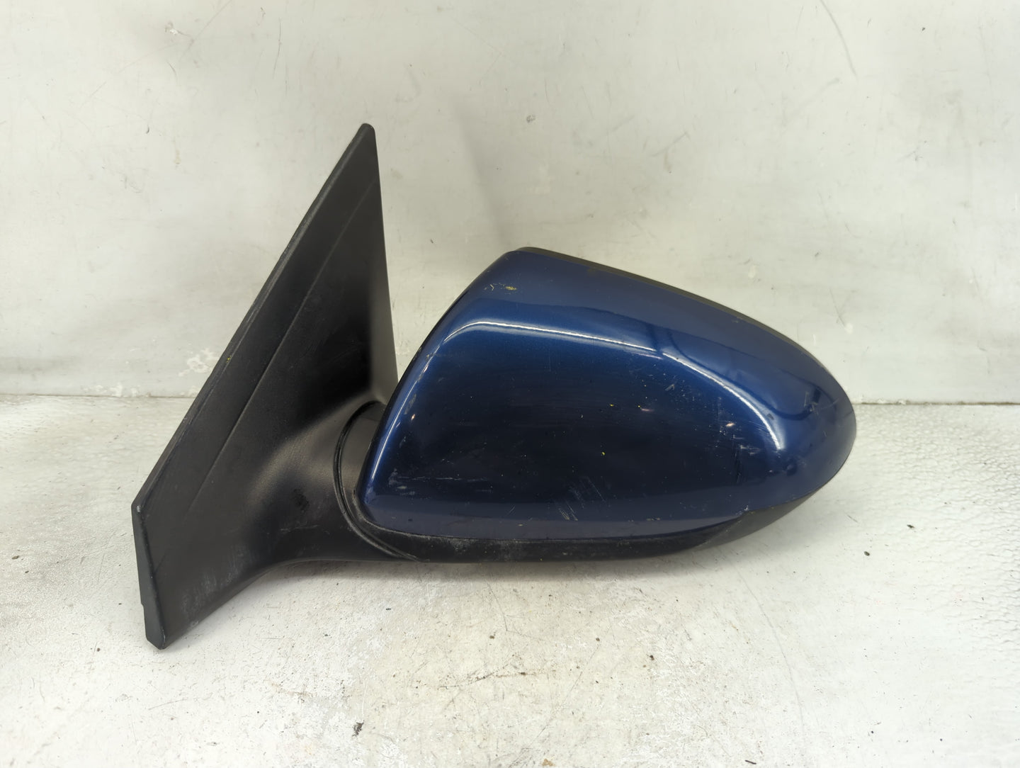 2017-2020 Hyundai Elantra Driver Side View Mirror - Left Door Mirror OEM Used - Oemusedautoparts1.com