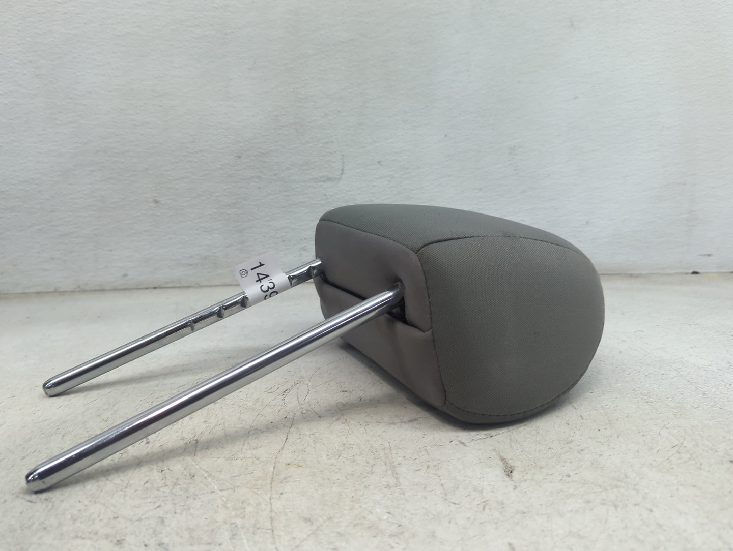 2017 Hyundai Elantra Headrest Head Rest Front Driver Seat Gray - Oemusedautoparts1.com