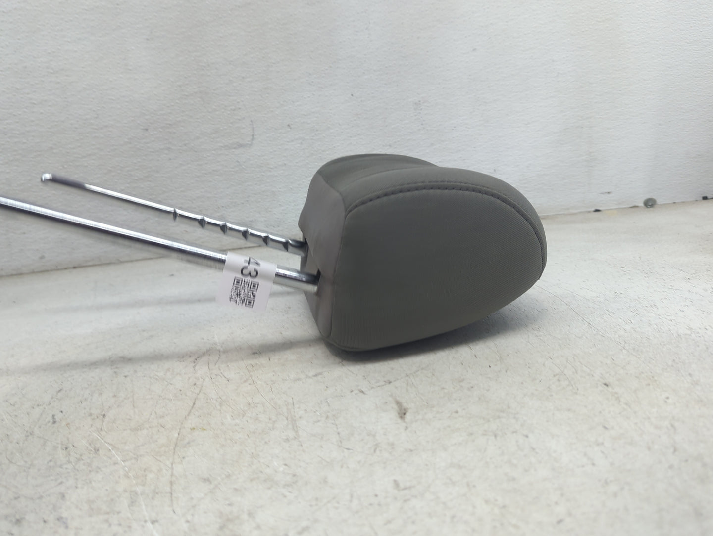 2017 Hyundai Elantra Headrest Head Rest Front Driver Seat Gray - Oemusedautoparts1.com