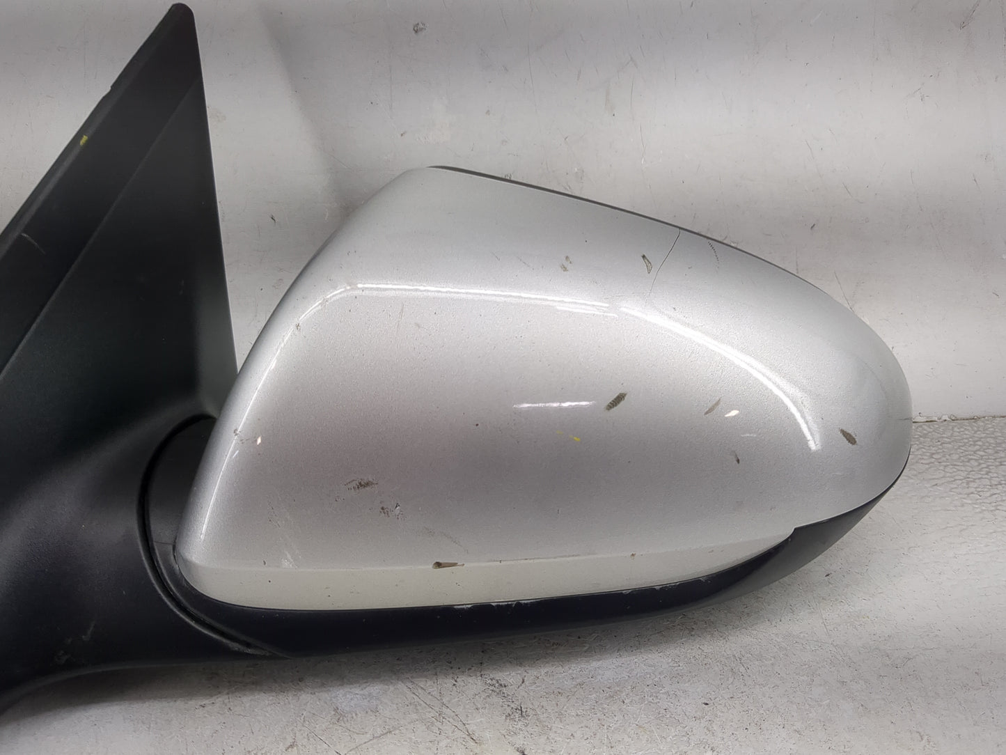 2017-2020 Hyundai Elantra Driver Side View Mirror - Left Door Mirror OEM Used - Oemusedautoparts1.com