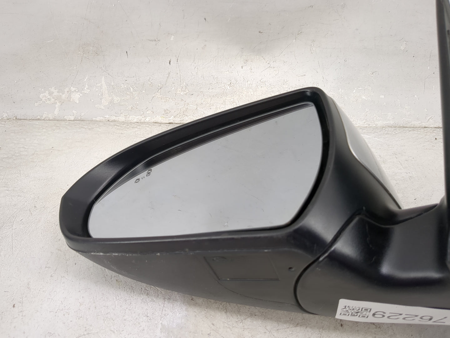 2017-2020 Hyundai Elantra Driver Side View Mirror - Left Door Mirror OEM Used - Oemusedautoparts1.com
