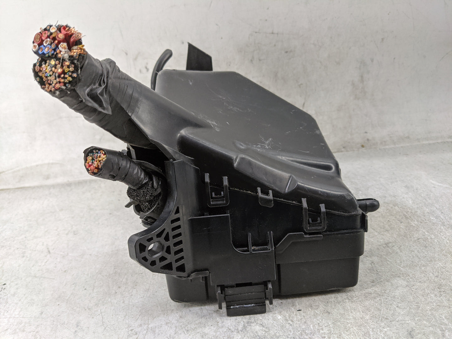 2017 Hyundai Elantra Fusebox Fuse Box Panel Relay Module P/N:VS91200F3263AA VSP034F2630237230091 Fits OEM Used Auto Parts - 