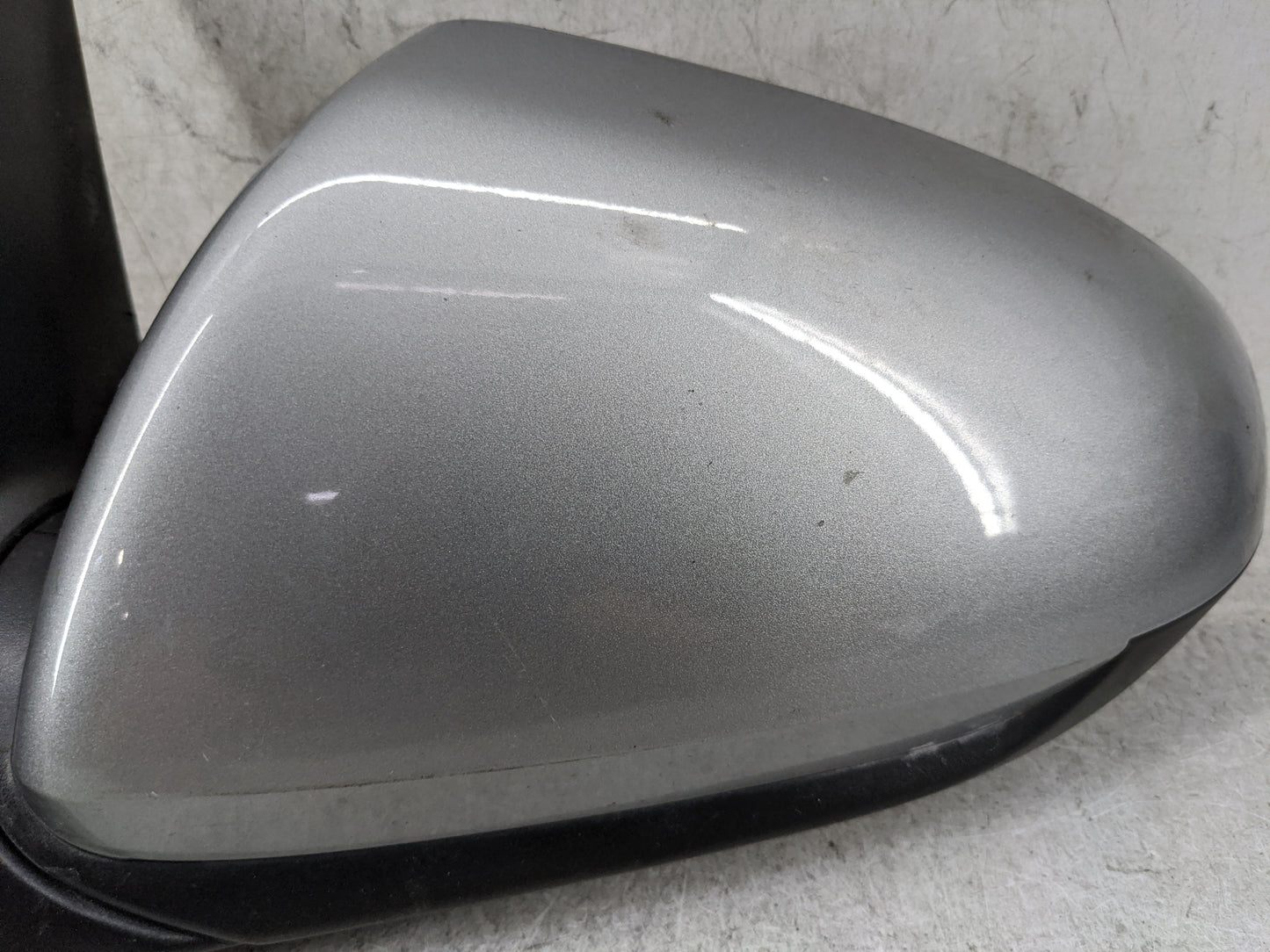 2017-2020 Hyundai Elantra Driver Side View Mirror - Left Door Mirror OEM Used - Oemusedautoparts1.com