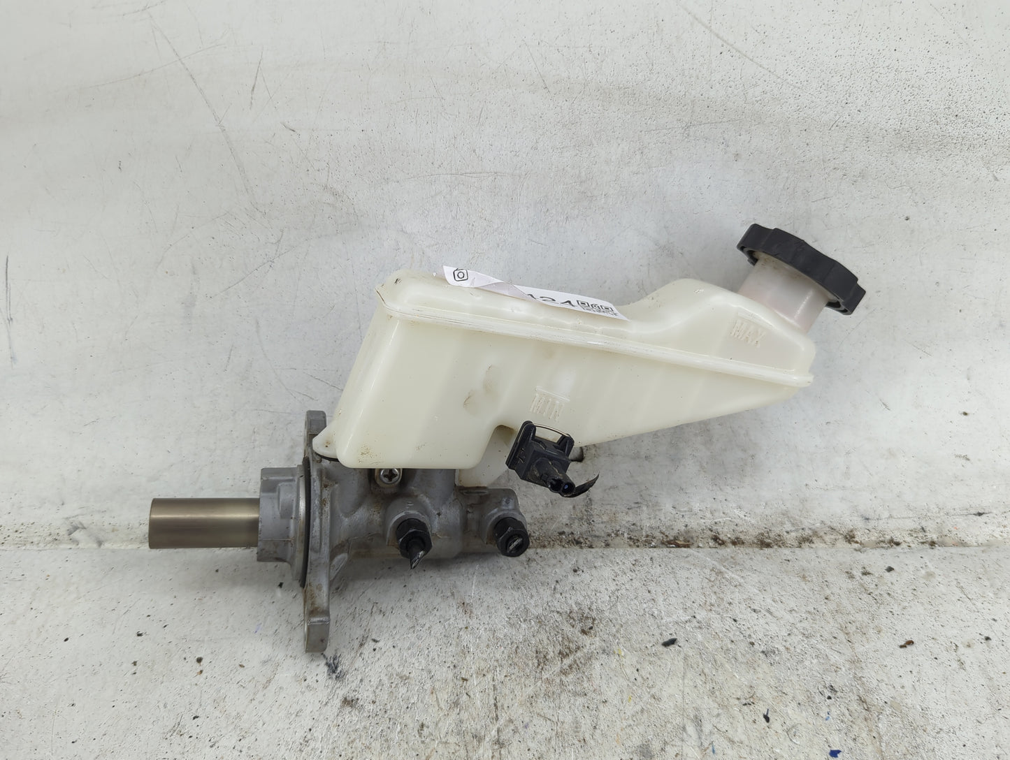 2017 Hyundai Elantra Brake Master Cylinder 1490424 - Oemusedautoparts1.com