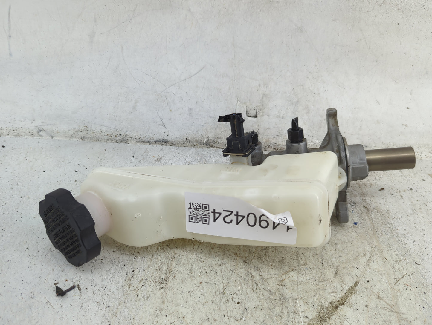 2017 Hyundai Elantra Brake Master Cylinder 1490424 - Oemusedautoparts1.com