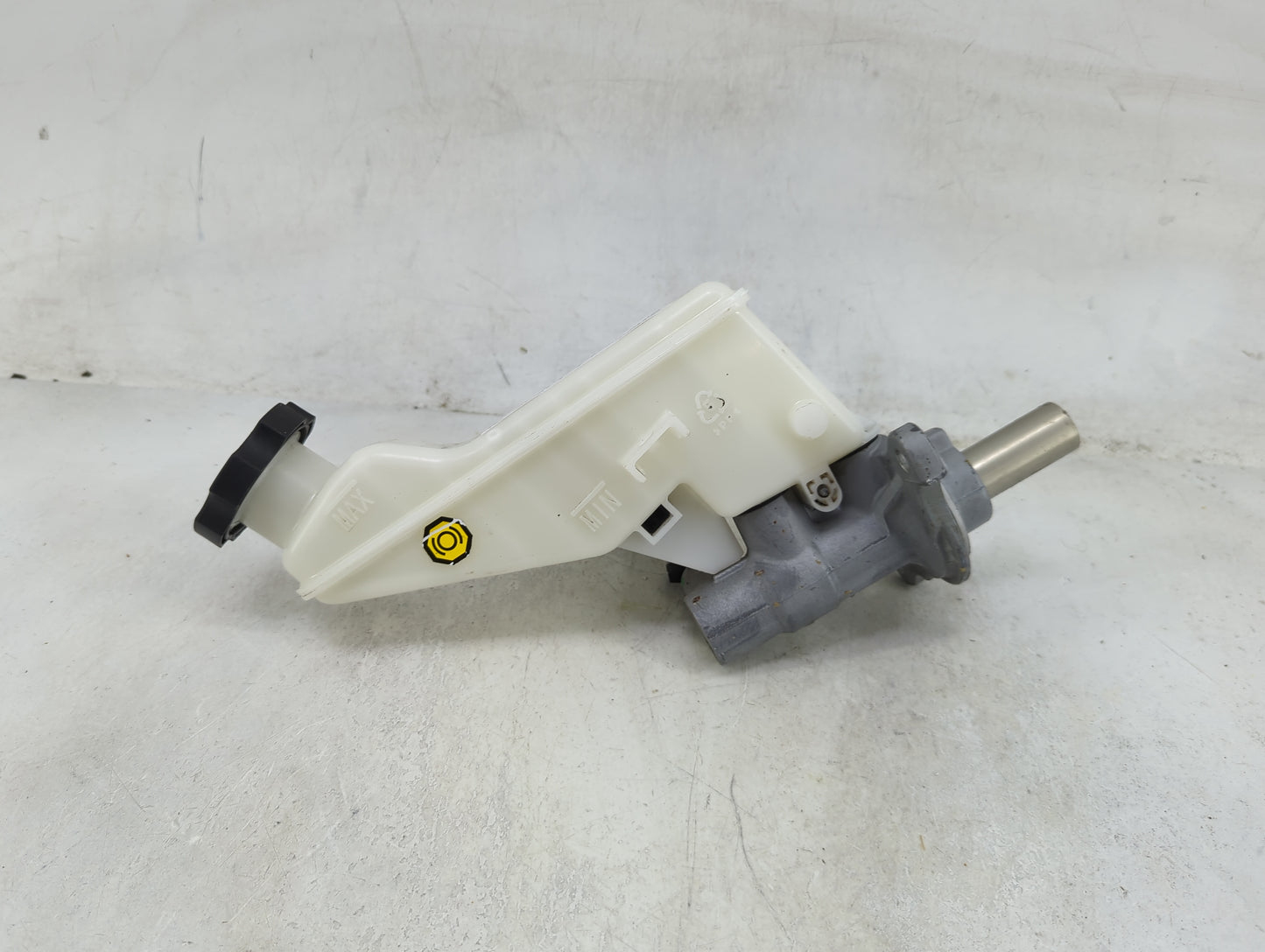 2017 Hyundai Elantra Brake Master Cylinder - Oemusedautoparts1.com