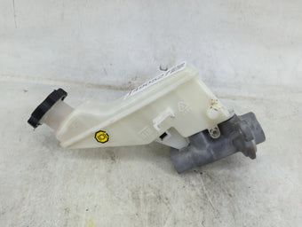 compare product 2017-2019 Hyundai Elantra Brake Master Cylinder 1490527