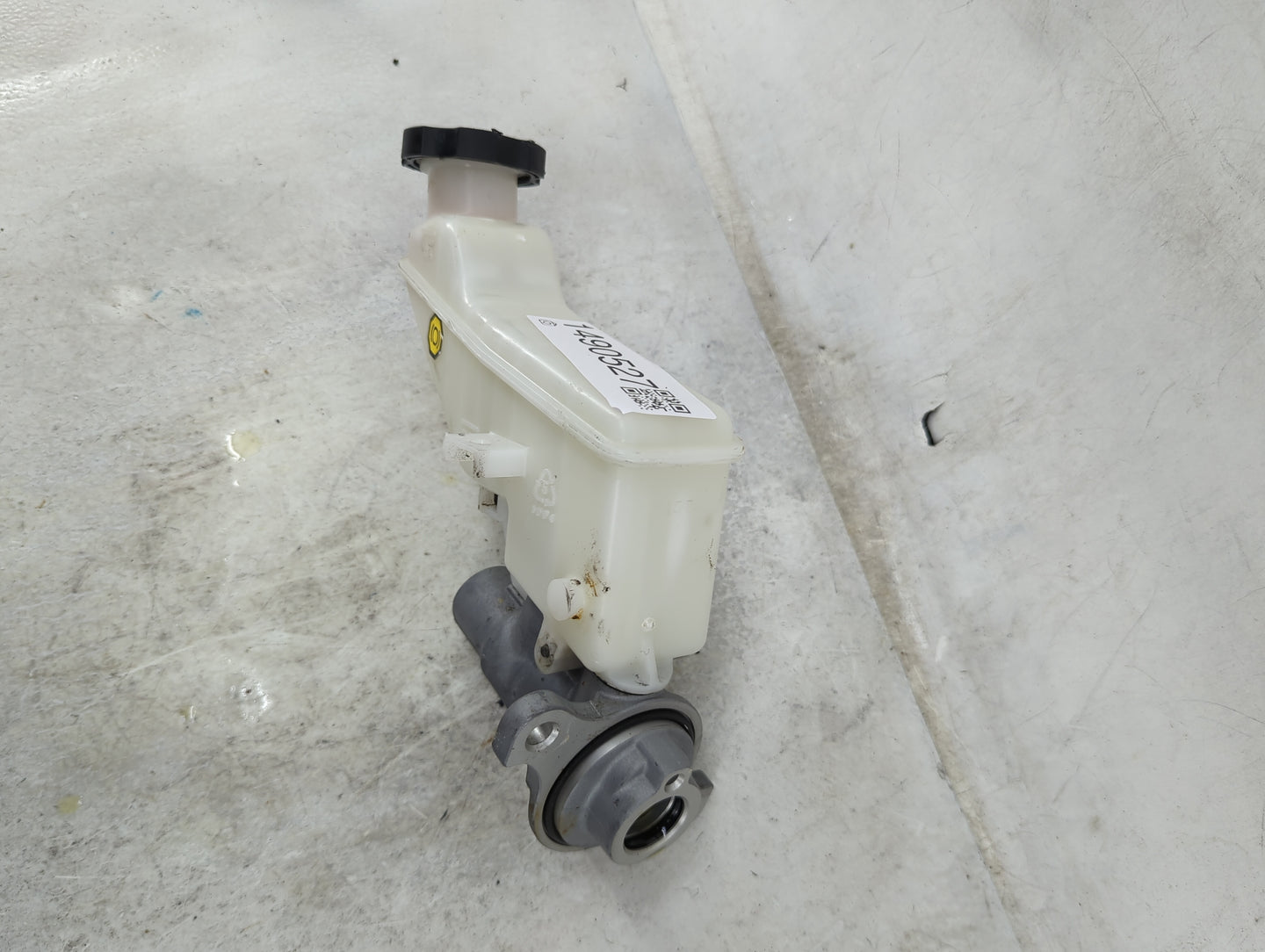 2017-2019 Hyundai Elantra Brake Master Cylinder 1490527 - Oemusedautoparts1.com