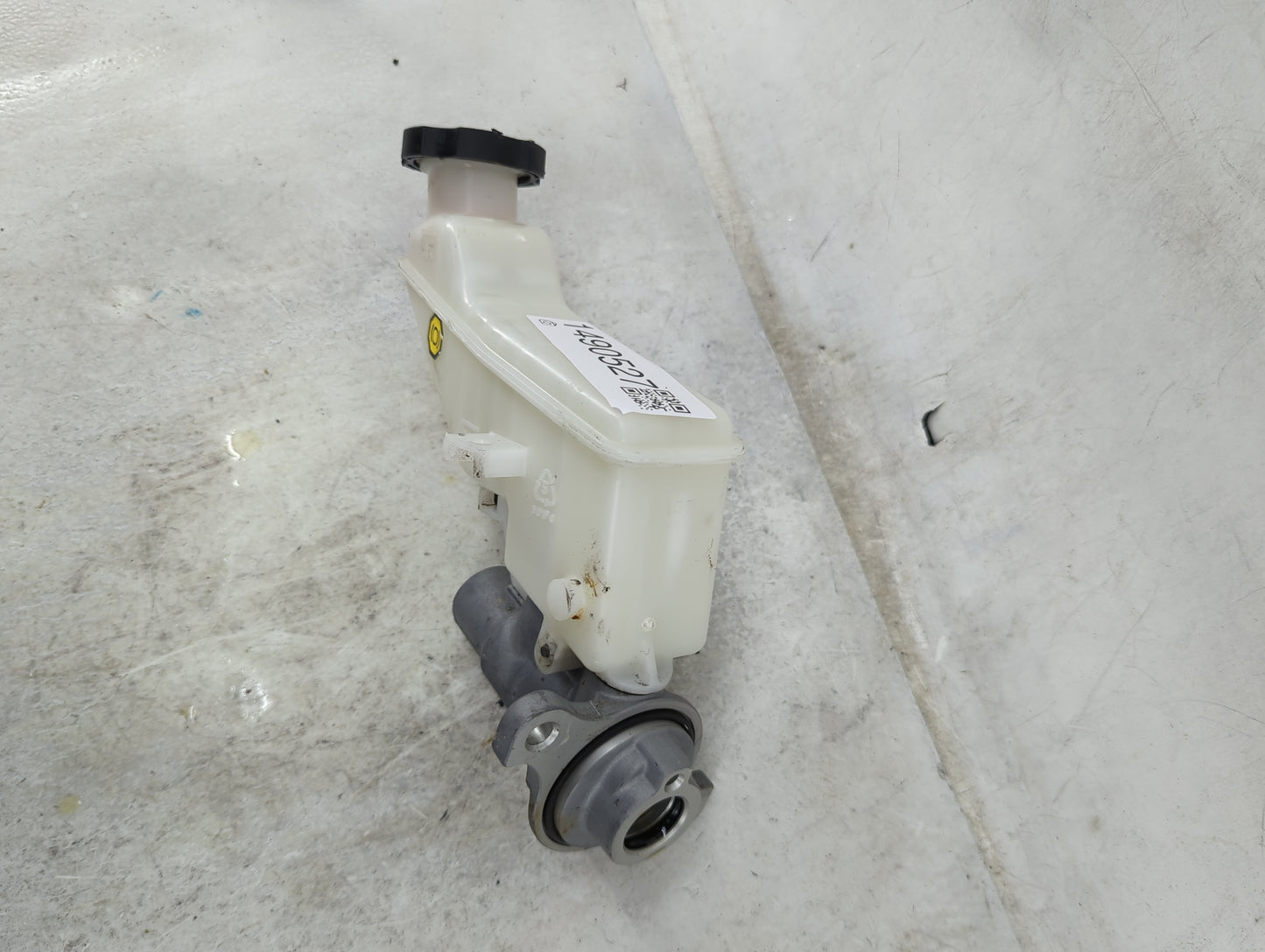 2017-2019 Hyundai Elantra Brake Master Cylinder 1490527 - Oemusedautoparts1.com
