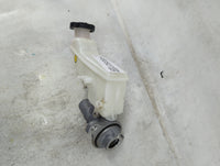 2017-2019 Hyundai Elantra Brake Master Cylinder 1490527 - Oemusedautoparts1.com