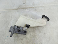 2017-2019 Hyundai Elantra Brake Master Cylinder 1490527 - Oemusedautoparts1.com