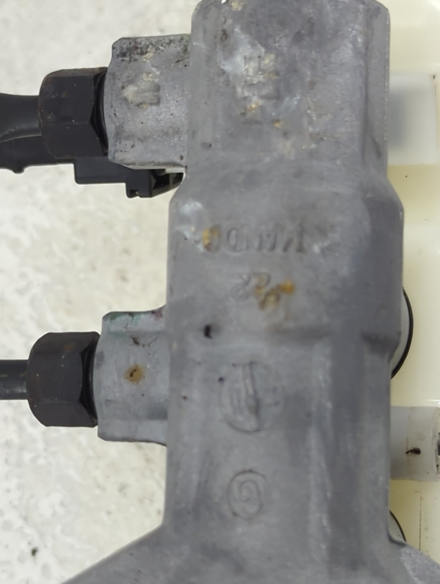 2017-2019 Hyundai Elantra Brake Master Cylinder 1490527 - Oemusedautoparts1.com