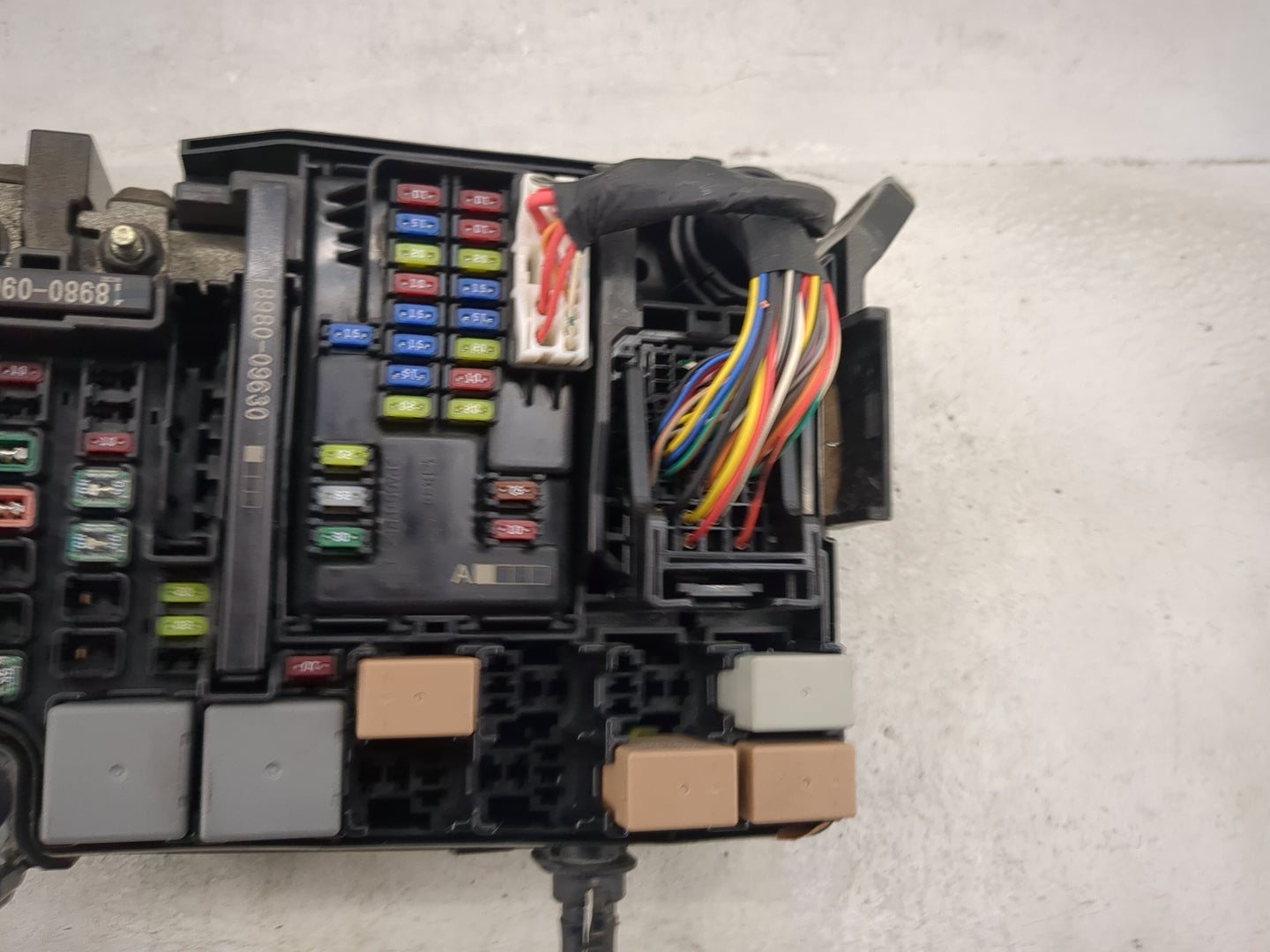 2017 Hyundai Elantra Fusebox Fuse Box Panel Relay Module P/N:18980-09625 18980-09630, 1604201180 Fits OEM Used Auto Parts - 