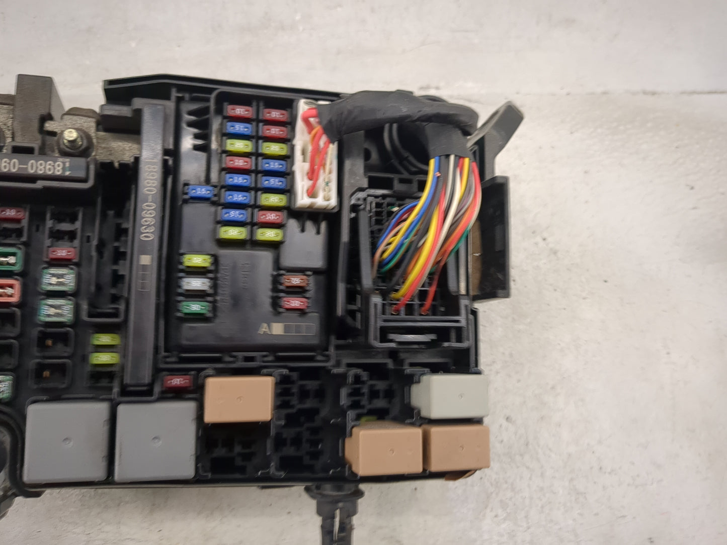 2017 Hyundai Elantra Fusebox Fuse Box Panel Relay Module P/N:18980-09625 18980-09630, 1604201180 Fits OEM Used Auto Parts - 
