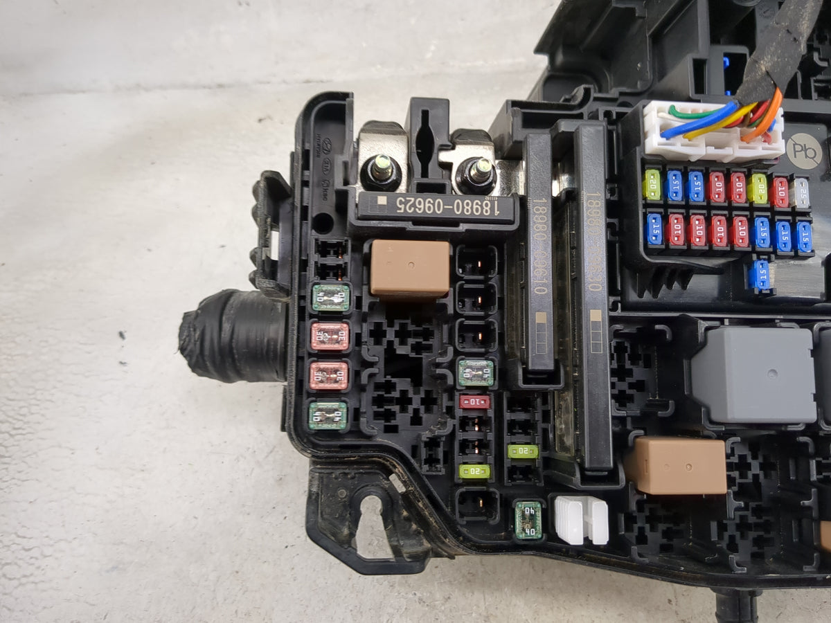 2019-2020 Hyundai Elantra Fusebox Fuse Box Panel Relay Module P/N:91956-AA220 18980-09625, 18980-09610 Fits Fits 2019 2020 O