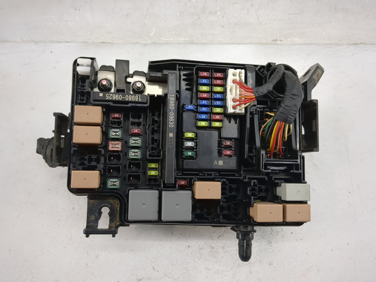 2017 Hyundai Elantra Fusebox Fuse Box Panel Relay Module P/N:91956-F2020 18980-09625, 18980-09630 Fits OEM Used Auto Parts -