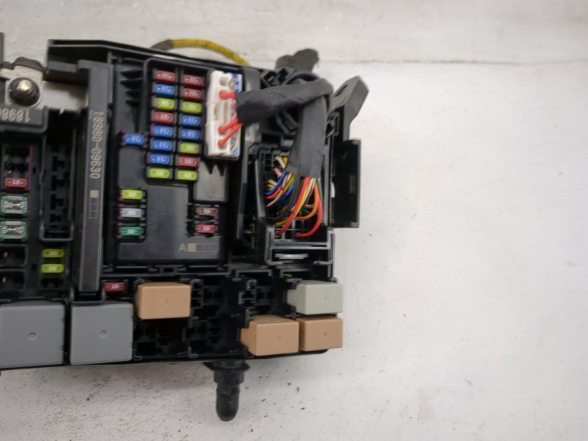 2017 Hyundai Elantra Fusebox Fuse Box Panel Relay Module P/N:18980-09625 18980-09630 Fits OEM Used Auto Parts - Oemusedautop