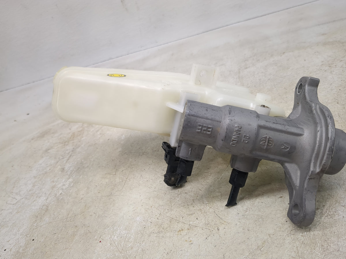 2017-2019 Hyundai Elantra Brake Master Cylinder 1510333 - Oemusedautoparts1.com