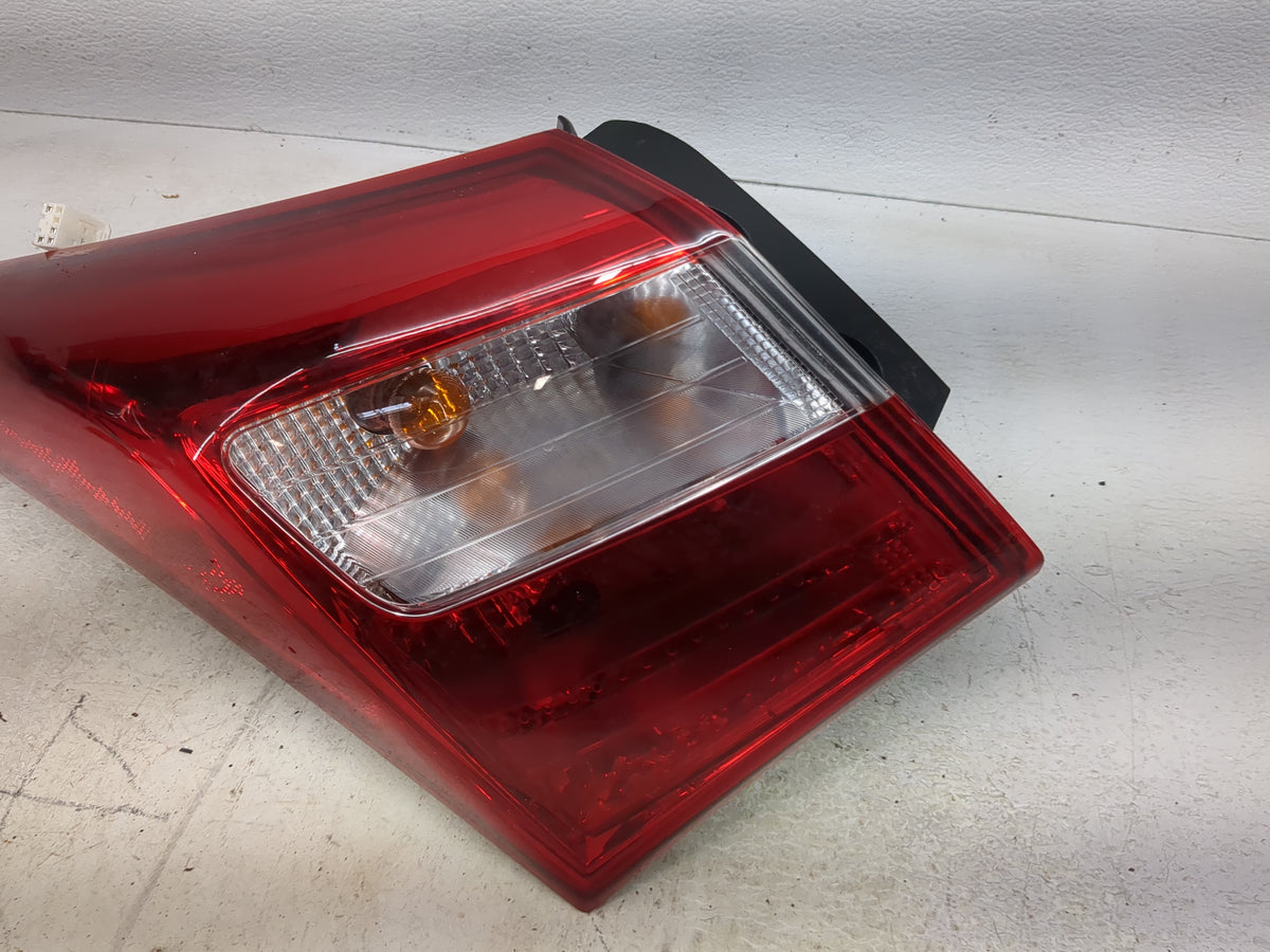 Hyundai Elantra Driver Left Side Deck Lid Mounted Tail Light 1512790 - Oemusedautoparts1.com