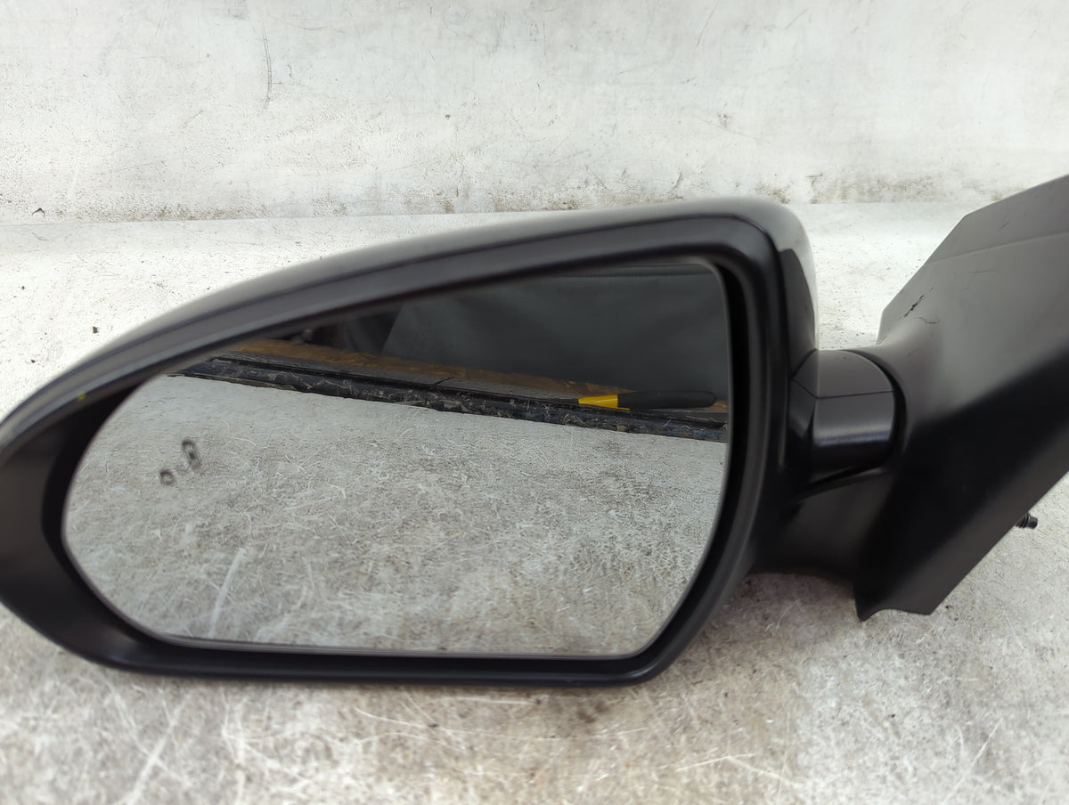 2017-2018 Hyundai Elantra Driver Side View Mirror - Left Door Mirror OEM Used - Oemusedautoparts1.com