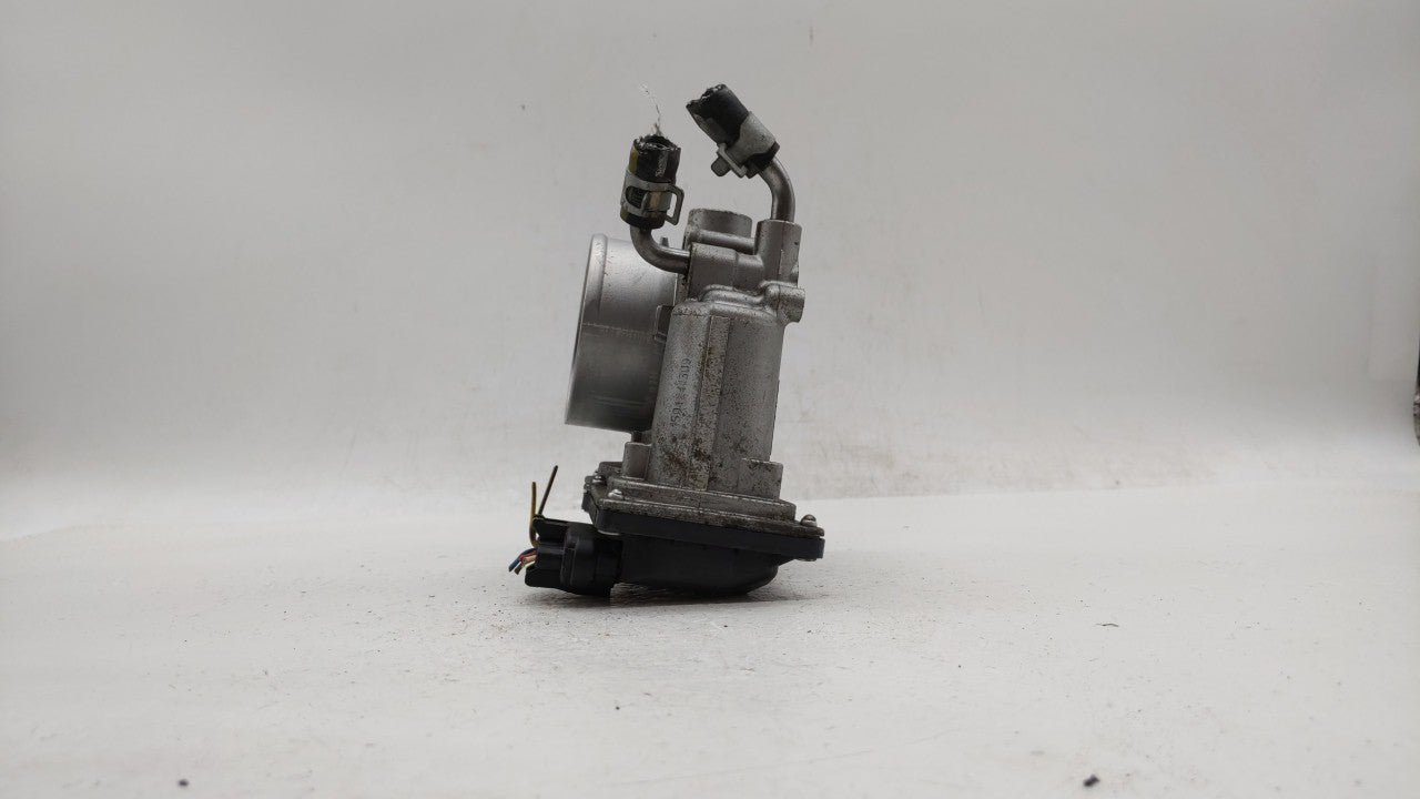 2011-2018 Hyundai Elantra Throttle Body P/N:35100-2E000 Fits Fits 2011 2012 2013 2014 2015 2016 2017 2018 2019 OEM Used Auto