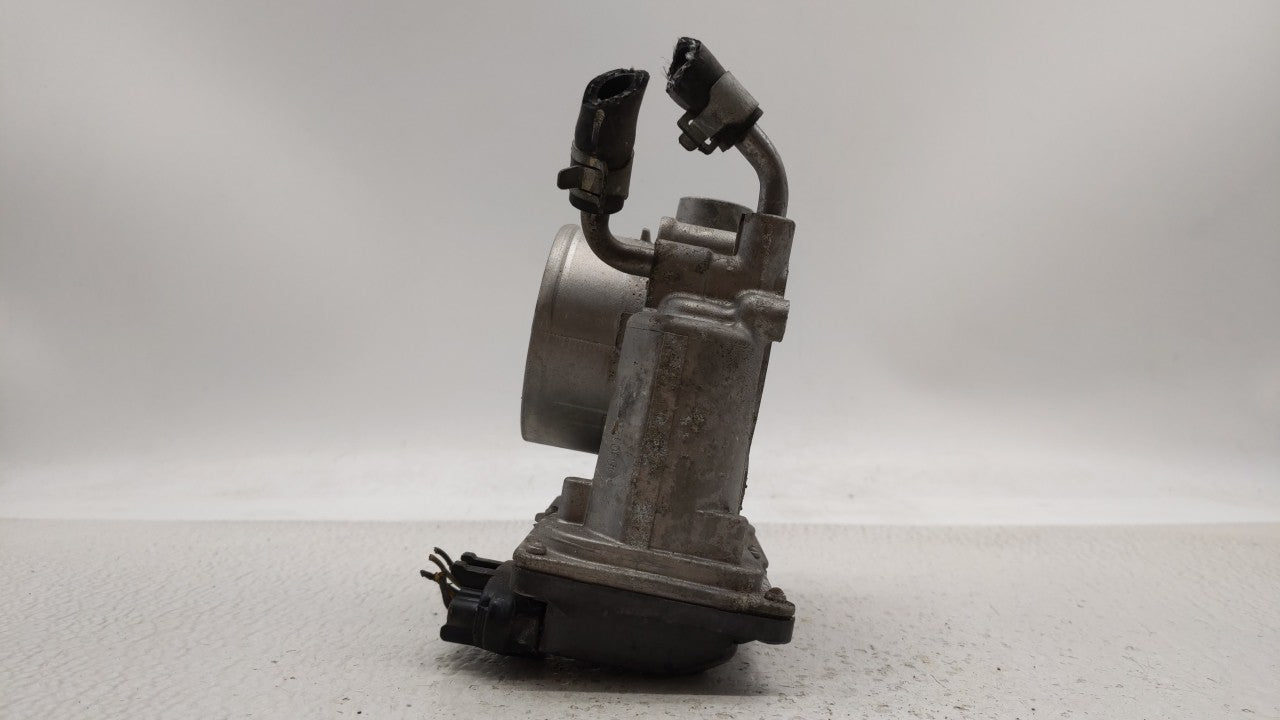 2011-2018 Hyundai Elantra Throttle Body P/N:35100-2E000 Fits Fits 2011 2012 2013 2014 2015 2016 2017 2018 2019 OEM Used Auto
