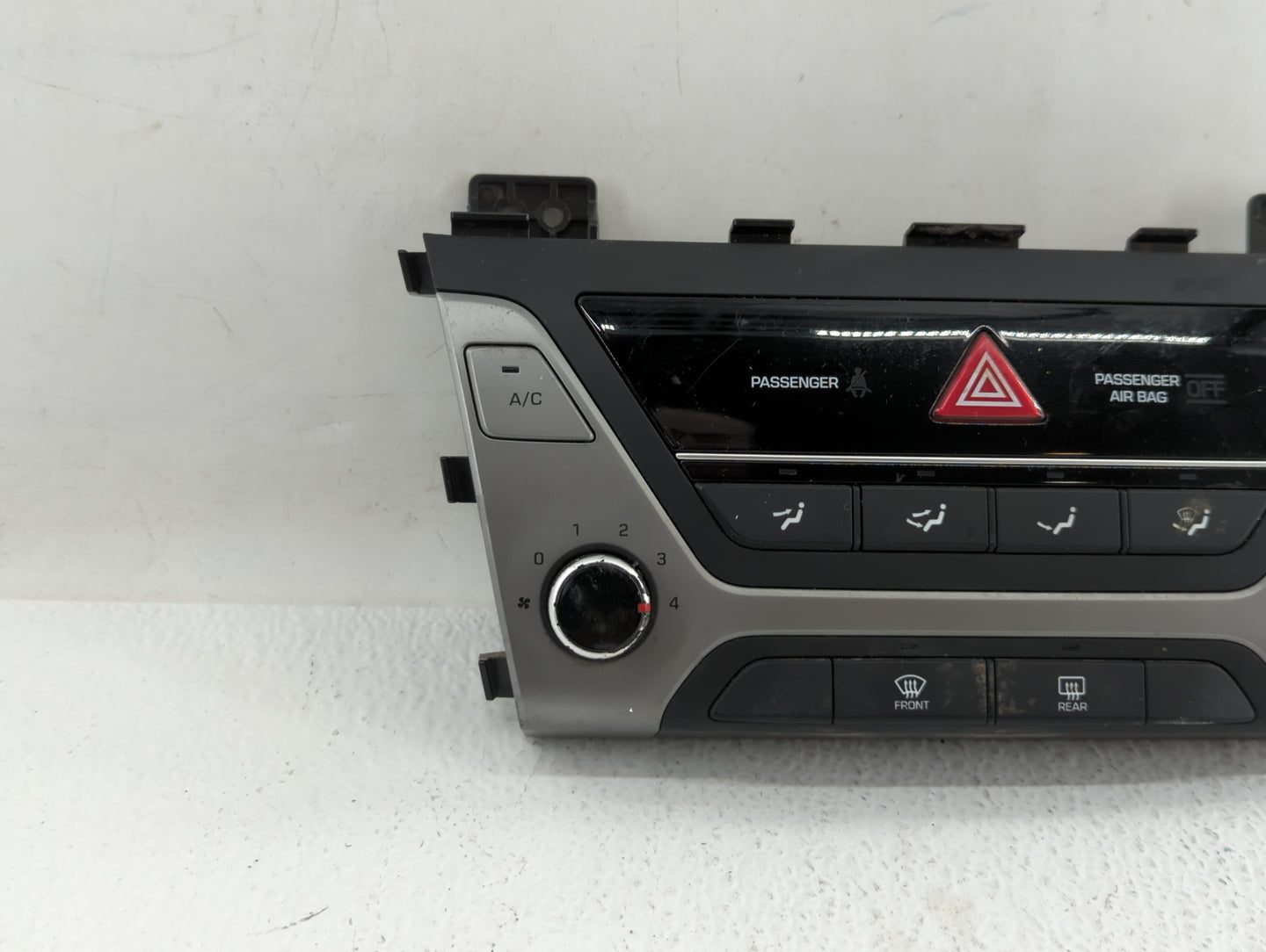 2017-2018 Hyundai Elantra Climate Control Module Temperature AC/Heater Replacement P/N:97250-F20614X 97250-F2AH0 Fits OEM Us