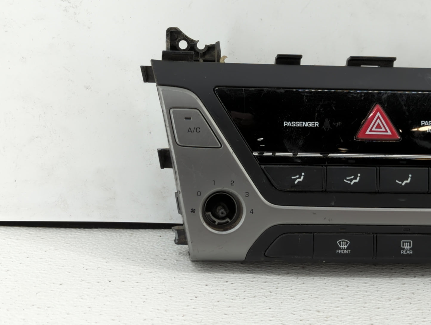 2017-2018 Hyundai Elantra Climate Control Module Temperature AC/Heater Replacement P/N:97250-F2XXX 97250-F20614X Fits OEM Us