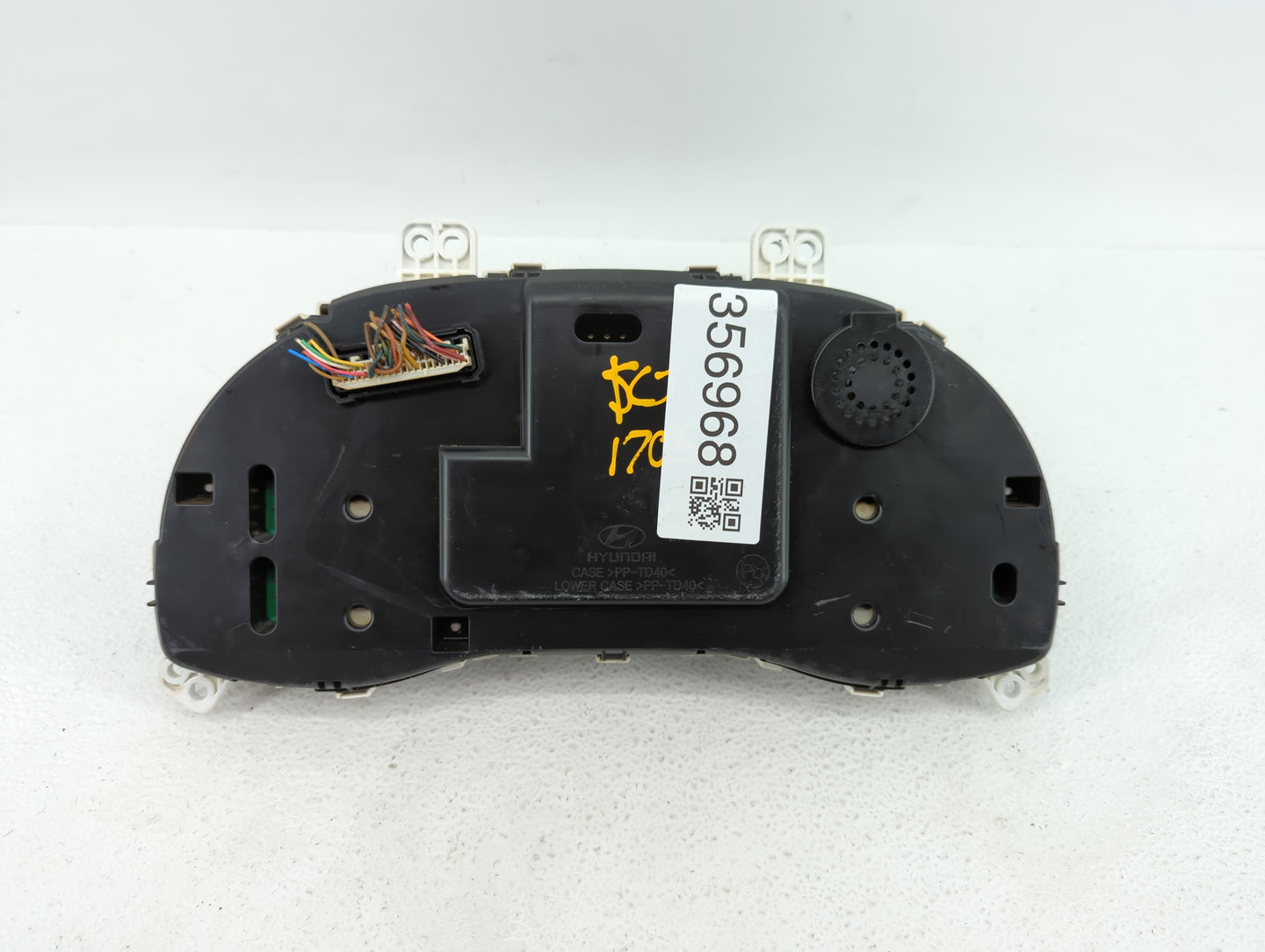 2017-2018 Hyundai Elantra Instrument Cluster Speedometer Gauges P/N:94001-F2060 94011-F2060 Fits Fits 2017 2018 OEM Used Aut
