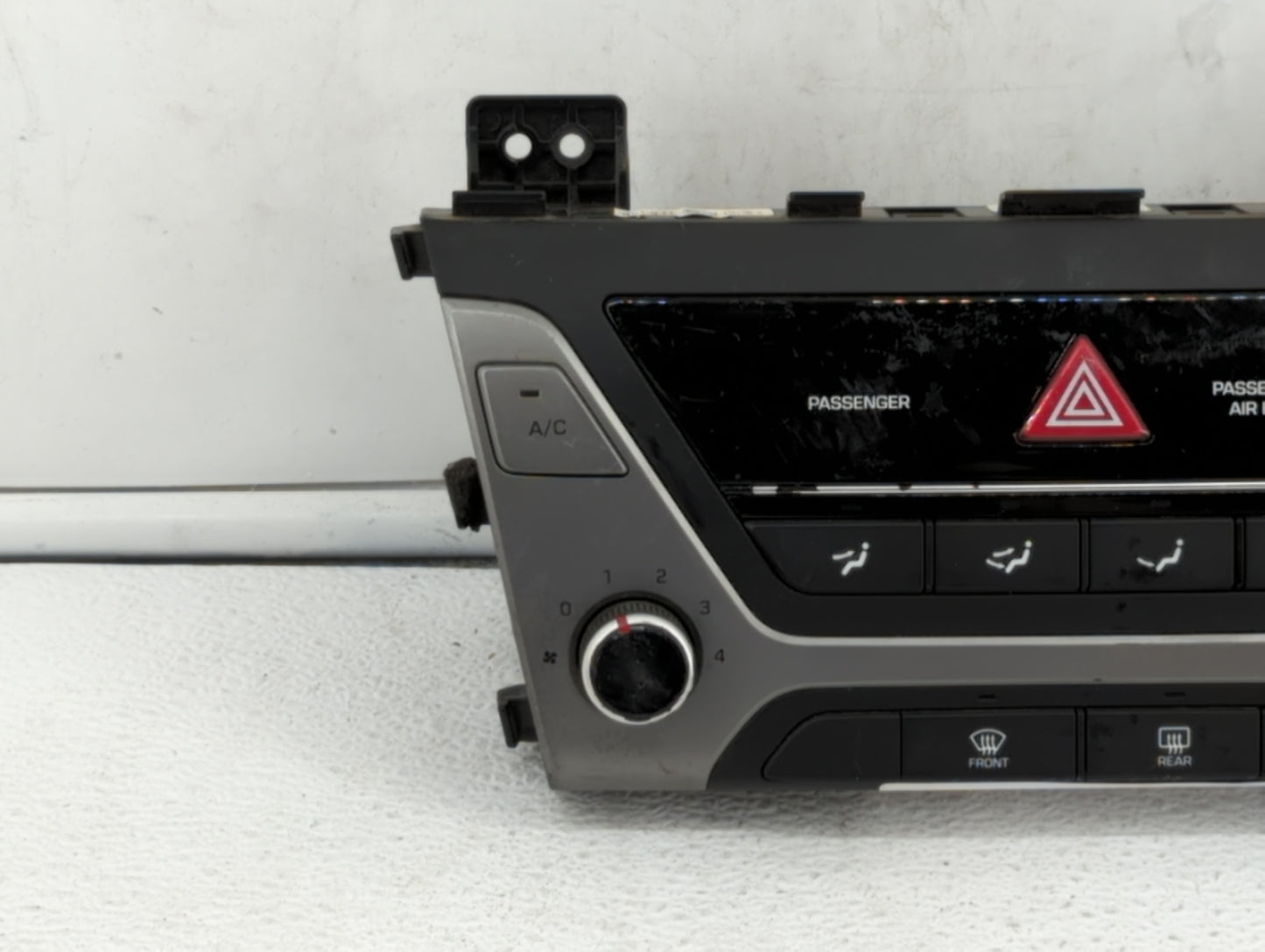 2017-2018 Hyundai Elantra Climate Control Module Temperature AC/Heater Replacement P/N:97250-F2XXX 97250-F20614X Fits OEM Us