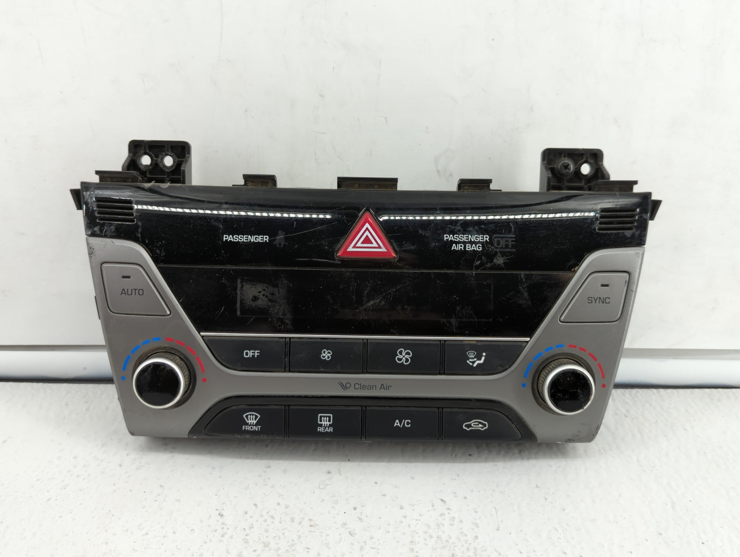 2017-2018 Hyundai Elantra Climate Control Module Temperature AC/Heater Replacement P/N:97250-F2231RET 97250-F2XXX Fits OEM U