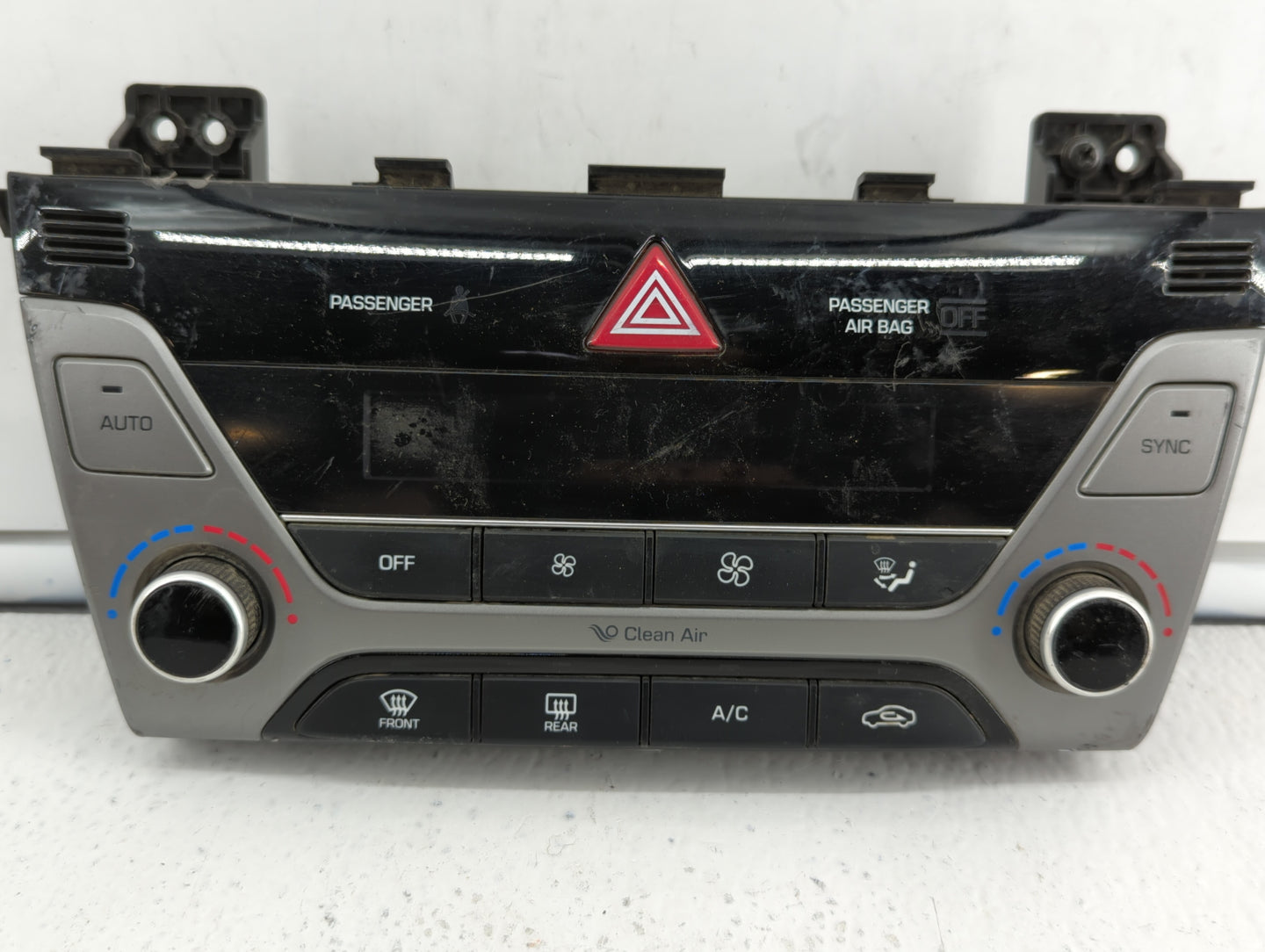 2017-2018 Hyundai Elantra Climate Control Module Temperature AC/Heater Replacement P/N:97250-F2231RET 97250-F2XXX Fits OEM U