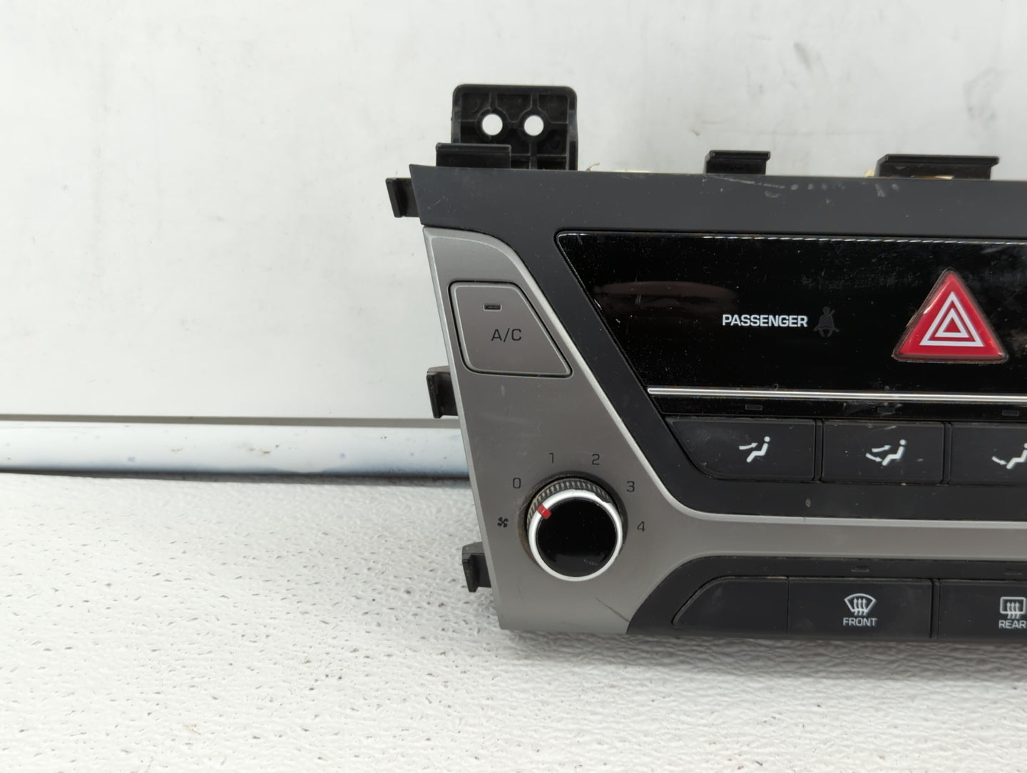 2017-2018 Hyundai Elantra Climate Control Module Temperature AC/Heater Replacement P/N:97250-F2XXX 97250-F20614X Fits OEM Us