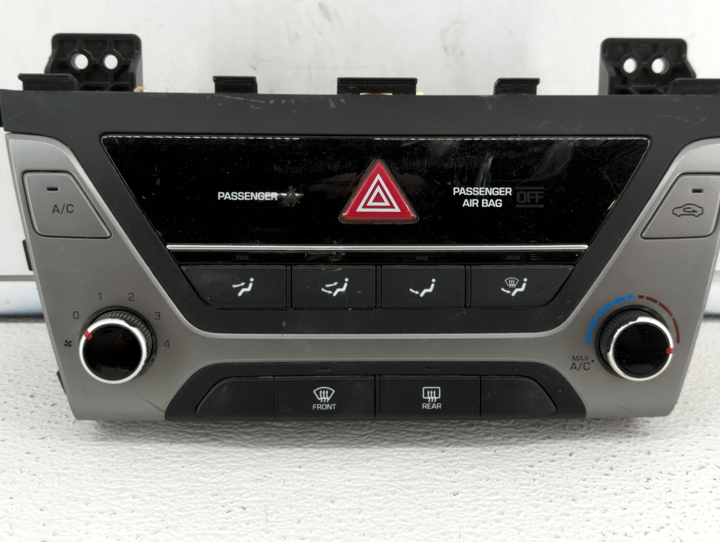 2017-2018 Hyundai Elantra Climate Control Module Temperature AC/Heater Replacement P/N:97250-F2XXX 97250-F20614X Fits OEM Us