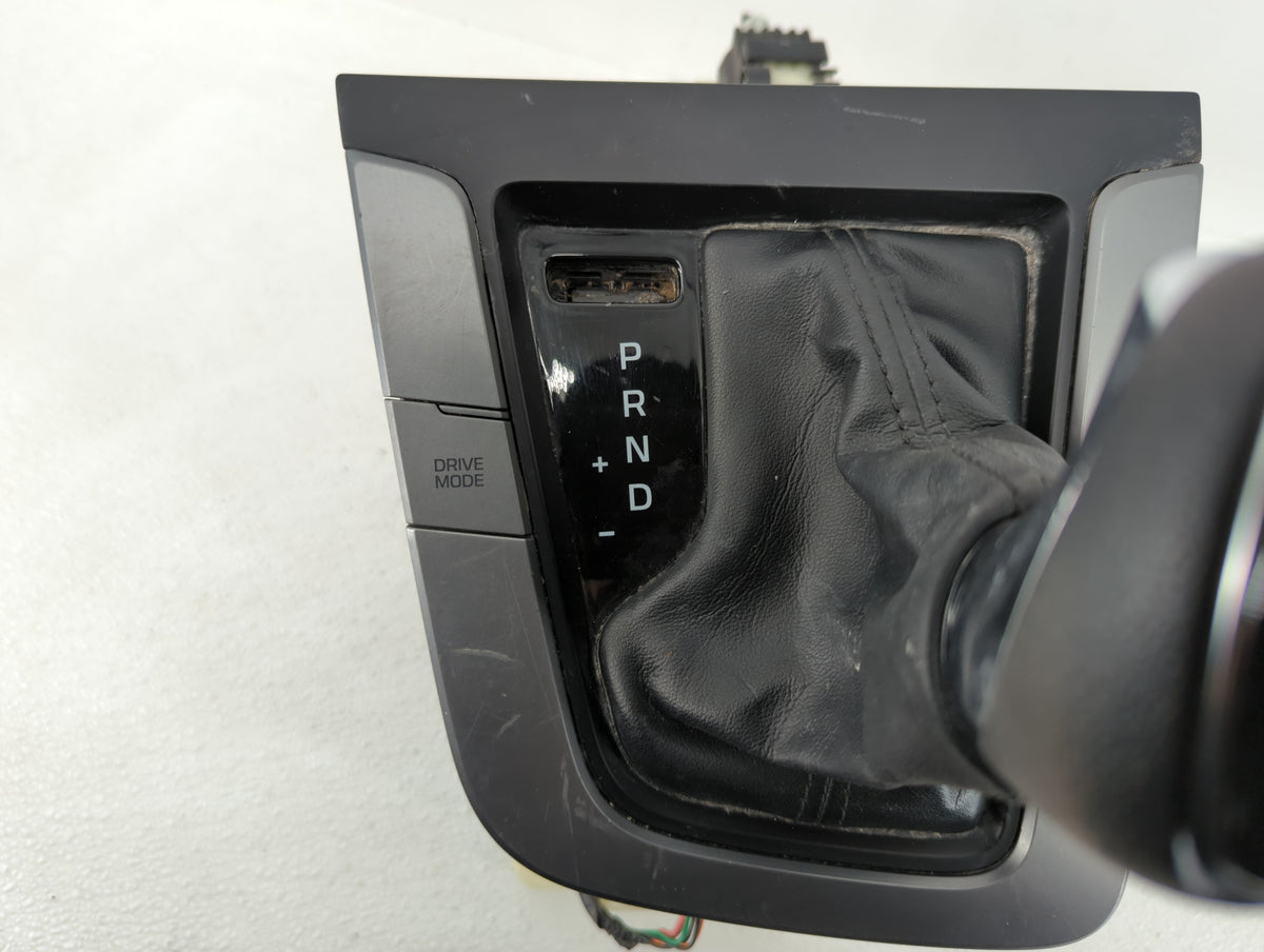 2017 Hyundai Elantra Center Console Storage Tray shifter - Oemusedautoparts1.com