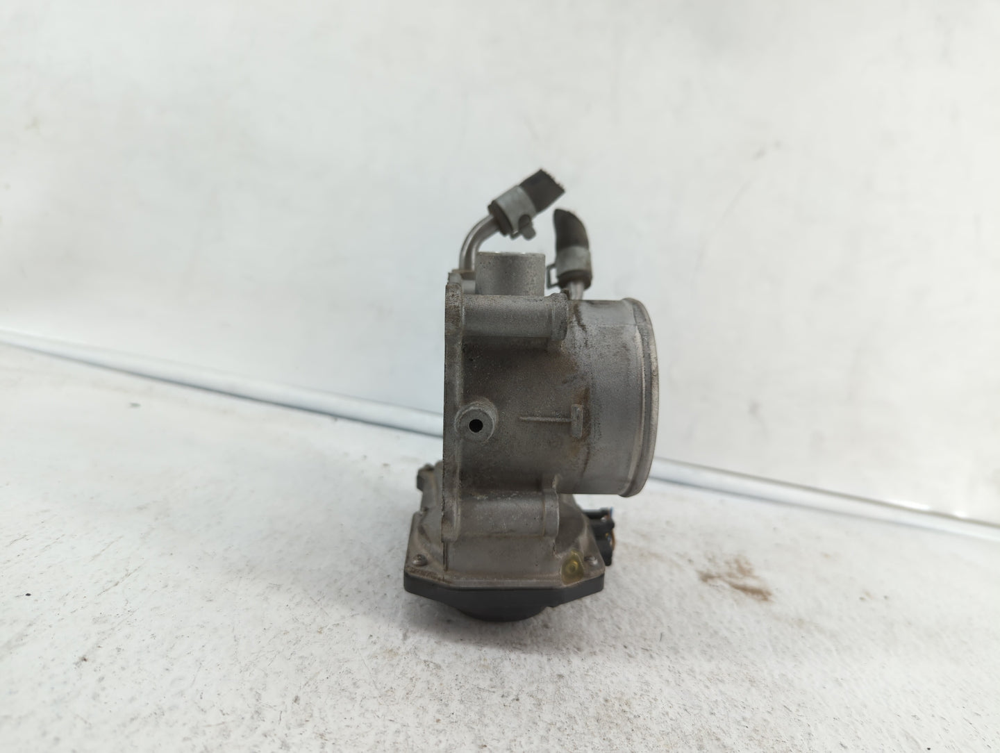 2011-2018 Hyundai Elantra Throttle Body P/N:35100-2E000 1302150124 Fits Fits 2011 2012 2013 2014 2015 2016 2017 2018 2019 OE