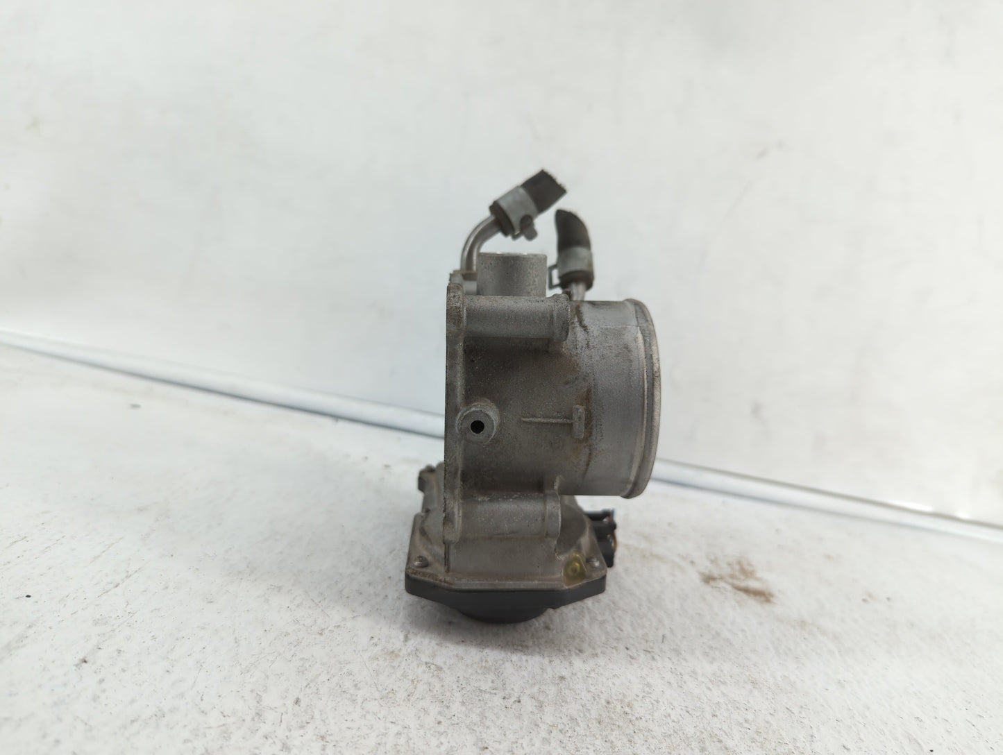 2011-2018 Hyundai Elantra Throttle Body P/N:35100-2E000 1302150124 Fits Fits 2011 2012 2013 2014 2015 2016 2017 2018 2019 OE