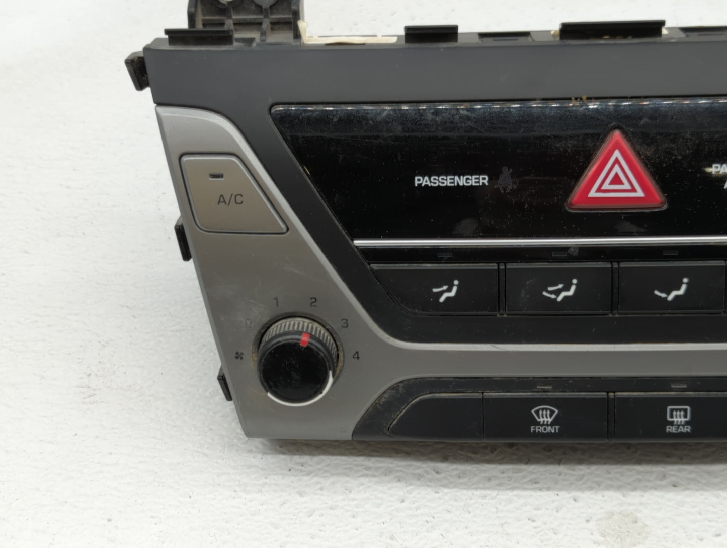 2017-2018 Hyundai Elantra Climate Control Module Temperature AC/Heater Replacement P/N:97250-F2XXX 97250-F20614X Fits OEM Us