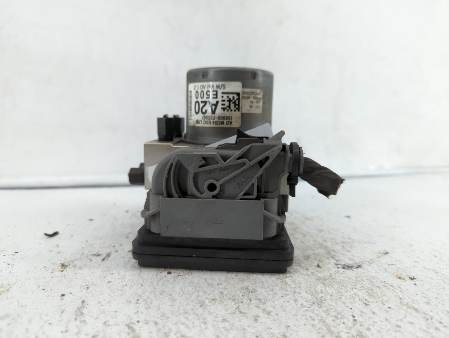 2017-2018 Hyundai Elantra ABS Pump Control Module Replacement P/N:58900-F2500 58920-F2500 Fits Fits 2017 2018 OEM Used Auto 