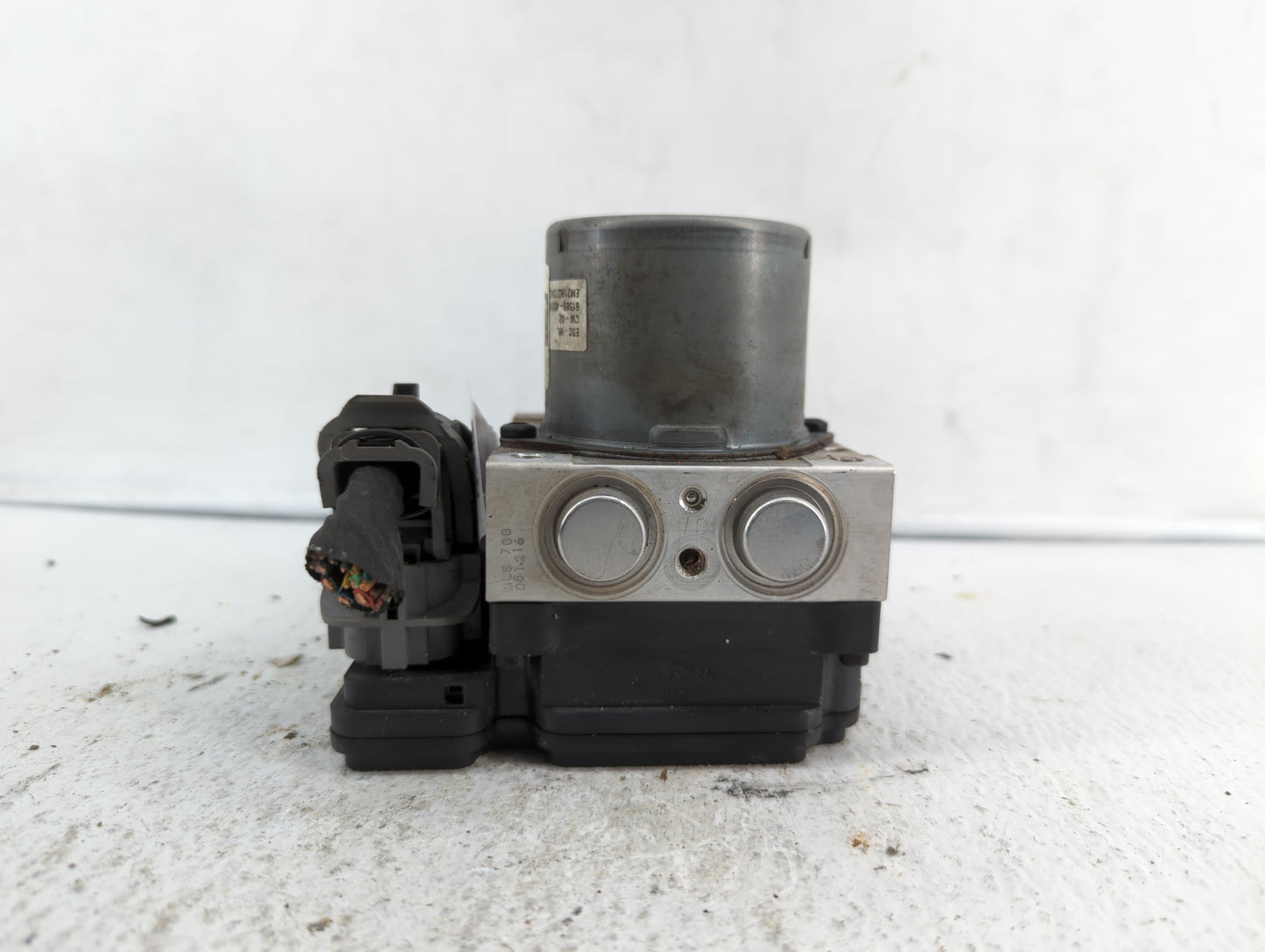 2017-2018 Hyundai Elantra ABS Pump Control Module Replacement P/N:58900-F2500 58920-F2500 Fits Fits 2017 2018 OEM Used Auto 