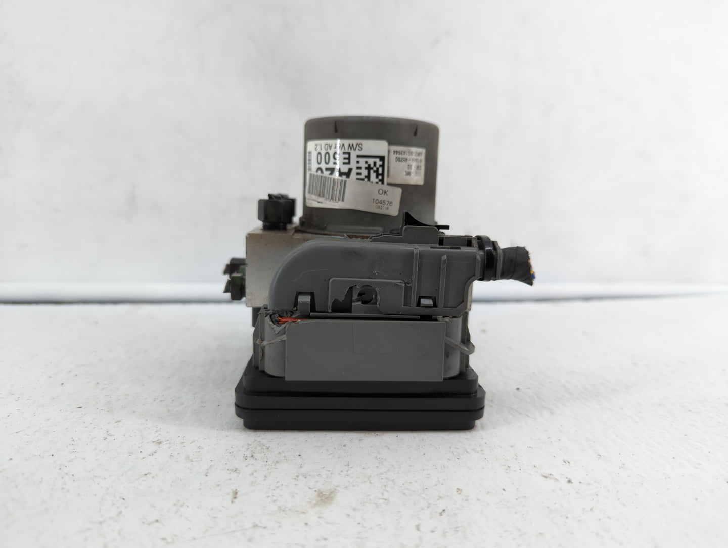 2017-2018 Hyundai Elantra ABS Pump Control Module Replacement P/N:58900-F2500 58920-F2500 Fits Fits 2017 2018 OEM Used Auto 