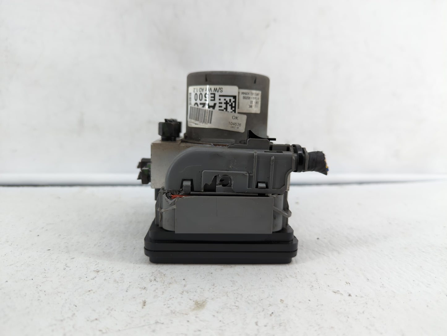 2017-2018 Hyundai Elantra ABS Pump Control Module Replacement P/N:58900-F2500 58920-F2500 Fits Fits 2017 2018 OEM Used Auto 