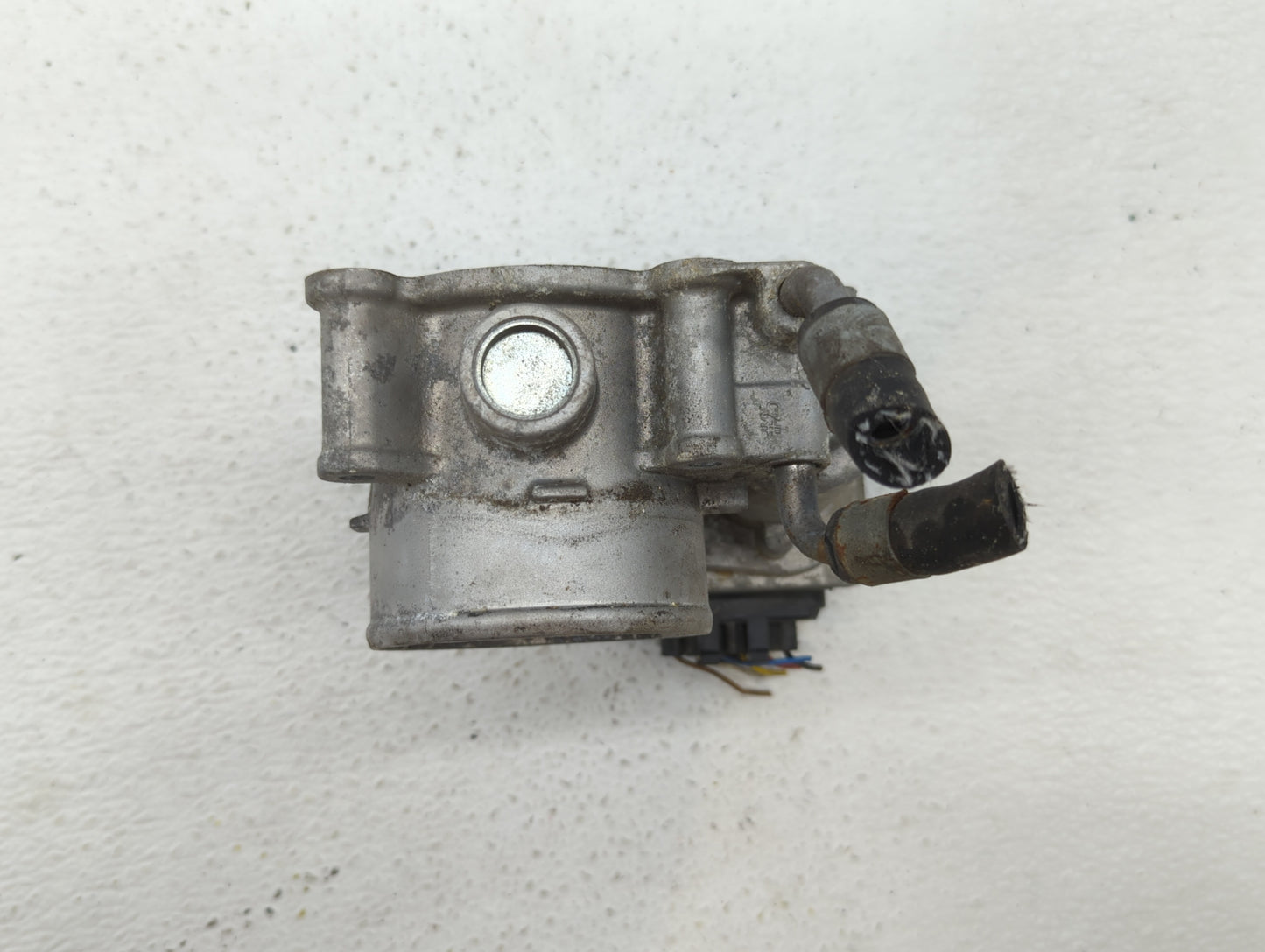 2011-2018 Hyundai Elantra Throttle Body P/N:35100-2E000 1302150124 Fits Fits 2011 2012 2013 2014 2015 2016 2017 2018 2019 OE