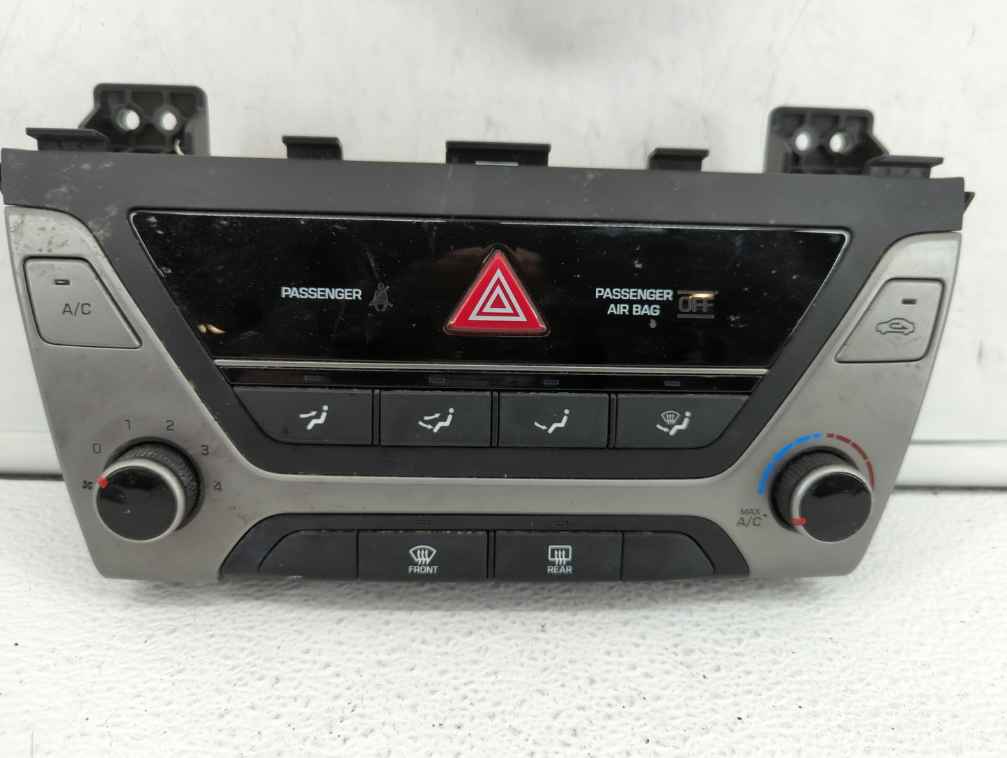 2017-2018 Hyundai Elantra Climate Control Module Temperature AC/Heater Replacement P/N:97250-F2XXX 97250-F20614X Fits OEM Us